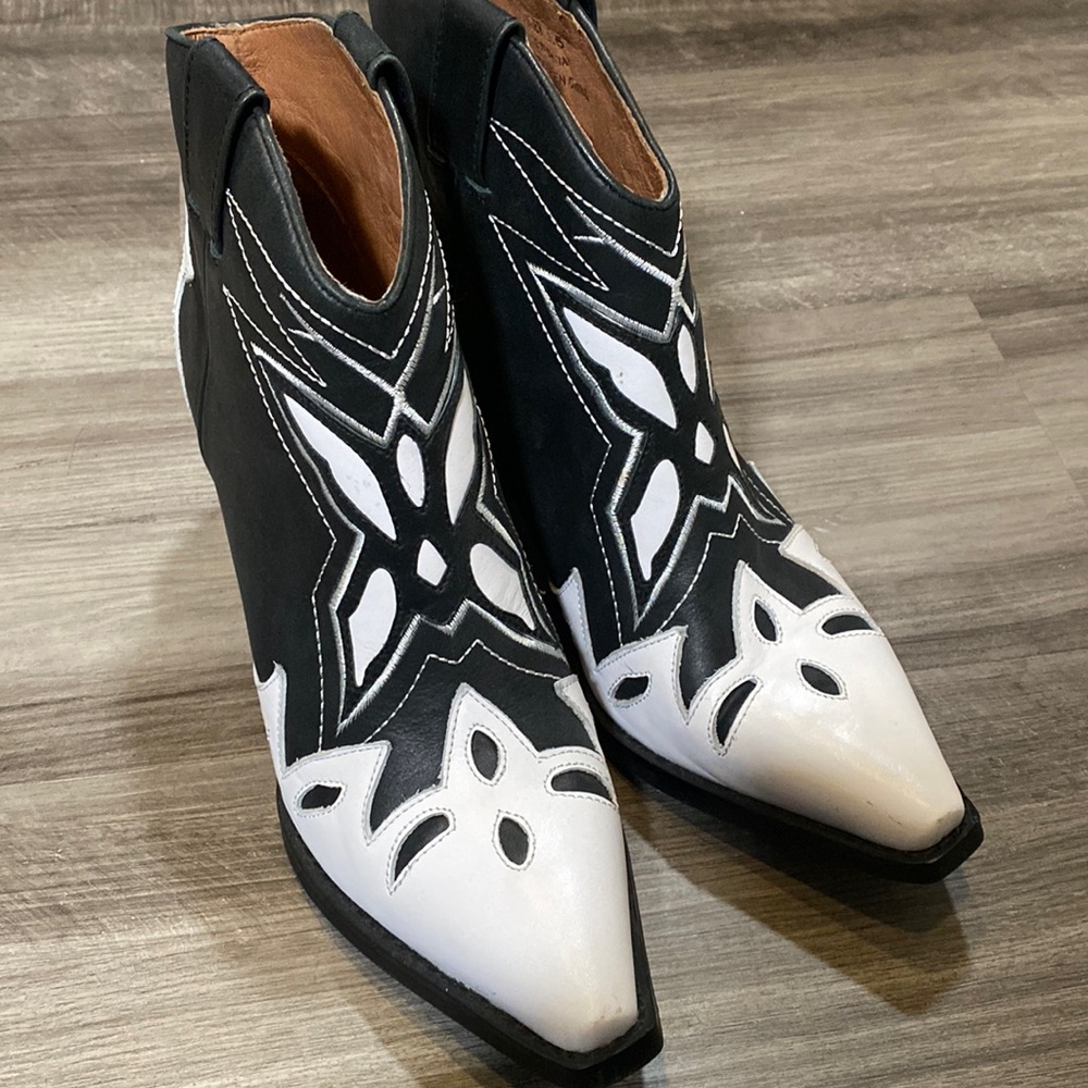 Jeffrey Campbell Tooney Western Boots Size 7.5